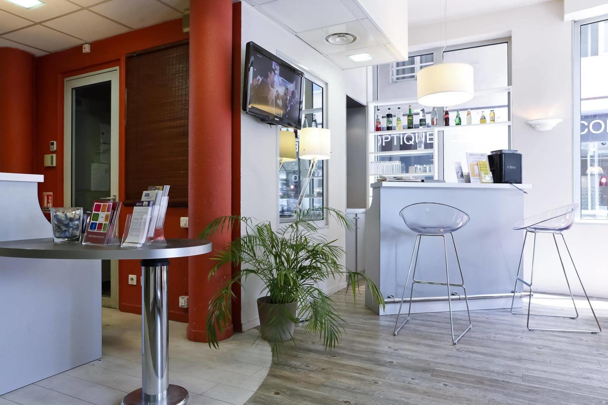 Ibis Styles Lyon Croix Rousse Hotell Restaurant bilde